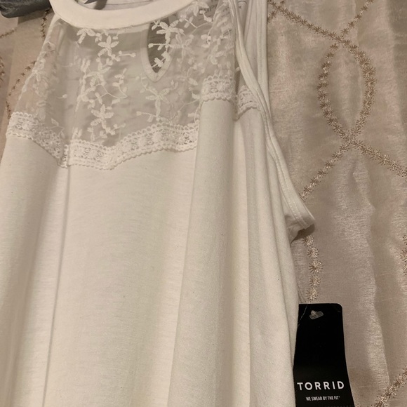 Top. - Picture 4 of 4